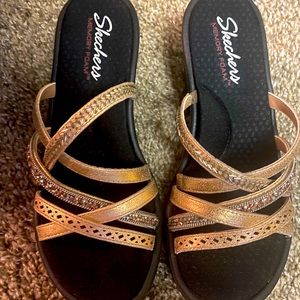 Women’s Sketchers Memory Foam Sandals. Like new. Barely worn. Size 7.